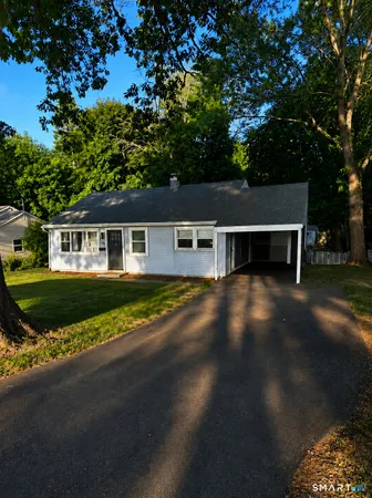 $360,000 | 76 Kings Highway, Groton, CT 06340