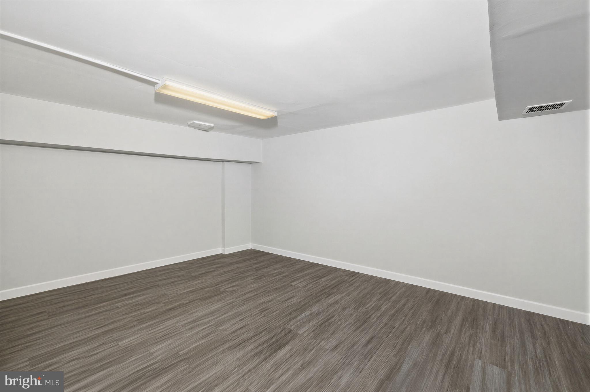261 Upper Ferry Road Ewing, NJ 08628 - Photo 22 of 30