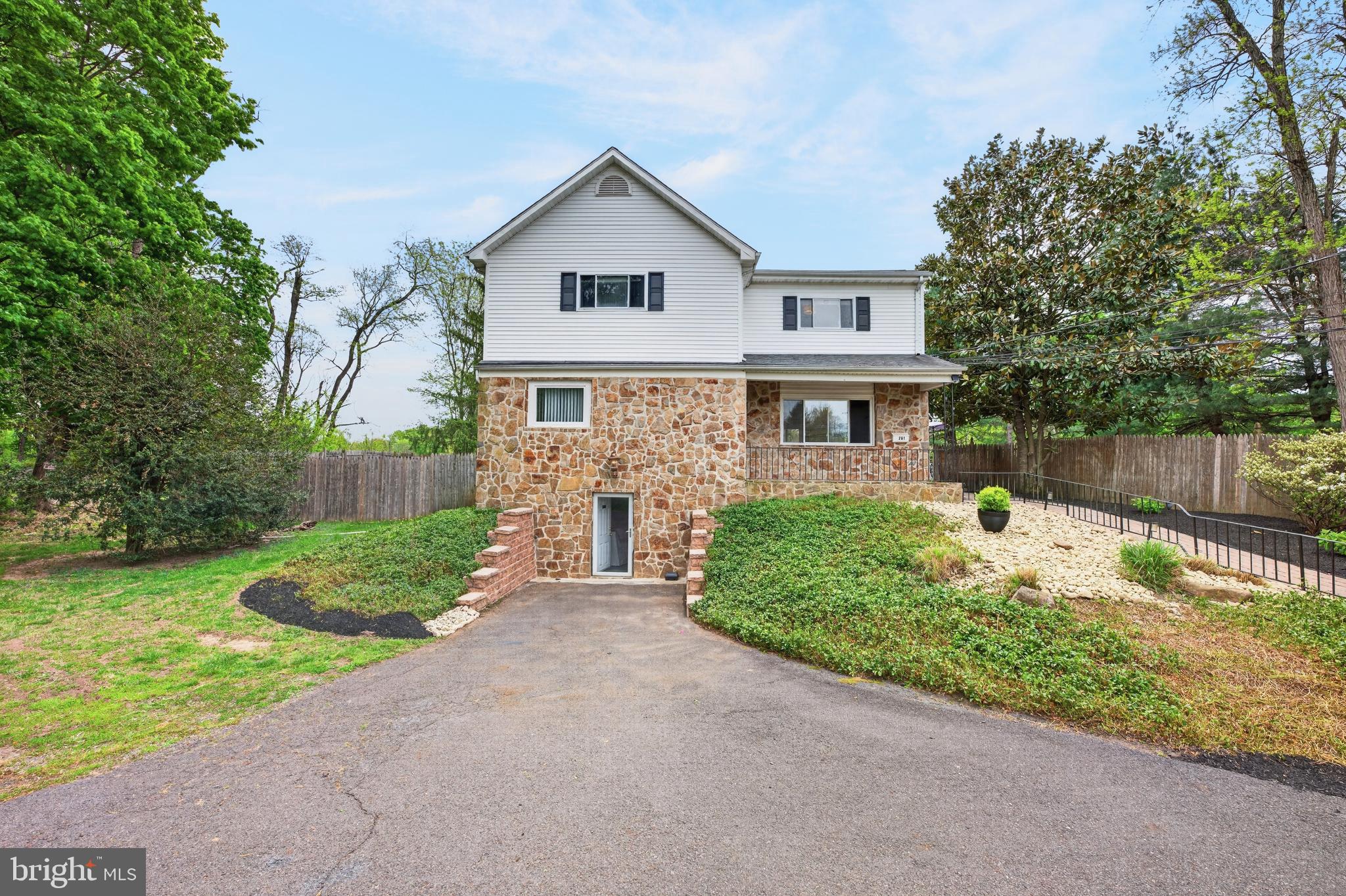 261 Upper Ferry Road Ewing, NJ 08628 - Photo 4 of 30
