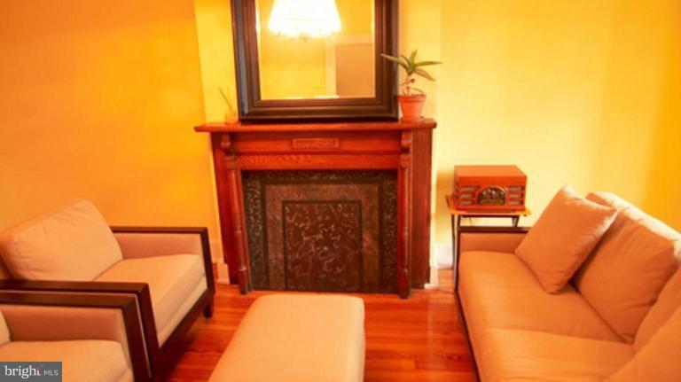 33 R Street Northwest Washington, DC 20001 - Photo 12 of 25 Living Room #2
