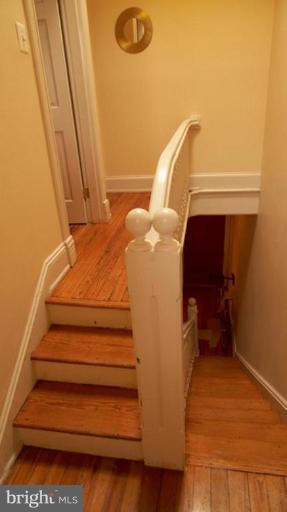 33 R Street Northwest Washington, DC 20001 - Photo 18 of 25 Hallway