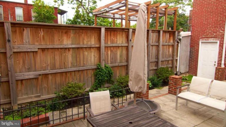 33 R Street Northwest Washington, DC 20001 - Photo 23 of 25 Back yard