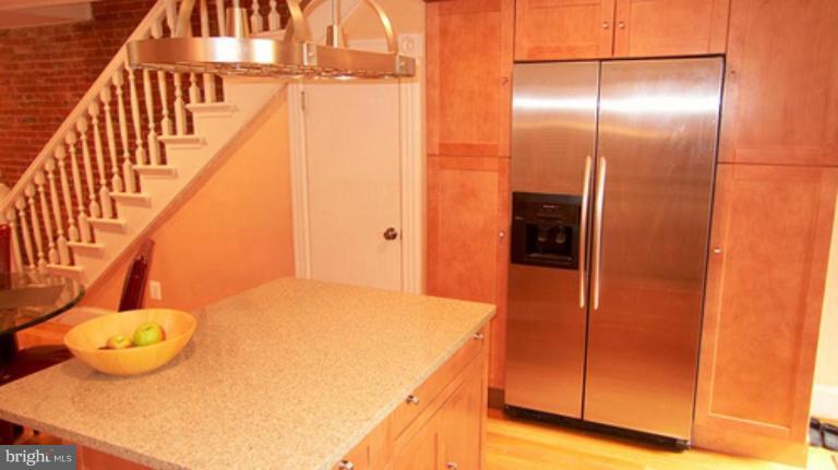 33 R Street Northwest Washington, DC 20001 - Photo 7 of 25 Kitchen #3
