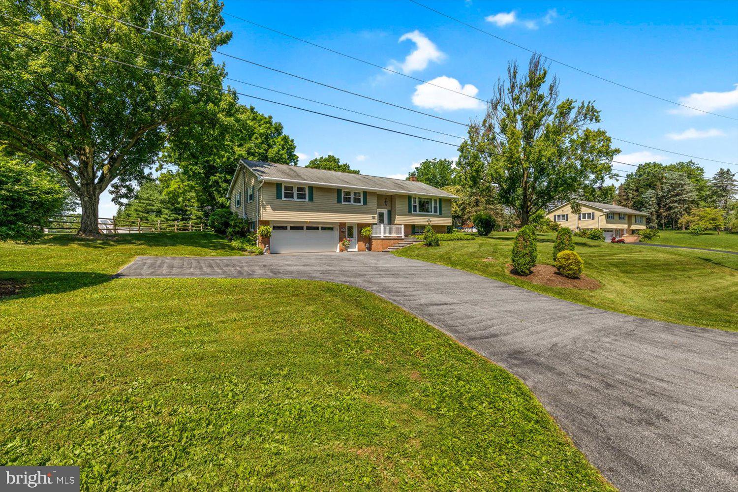 13 Ridge Road Lititz, PA 17543 - Photo 2 of 42