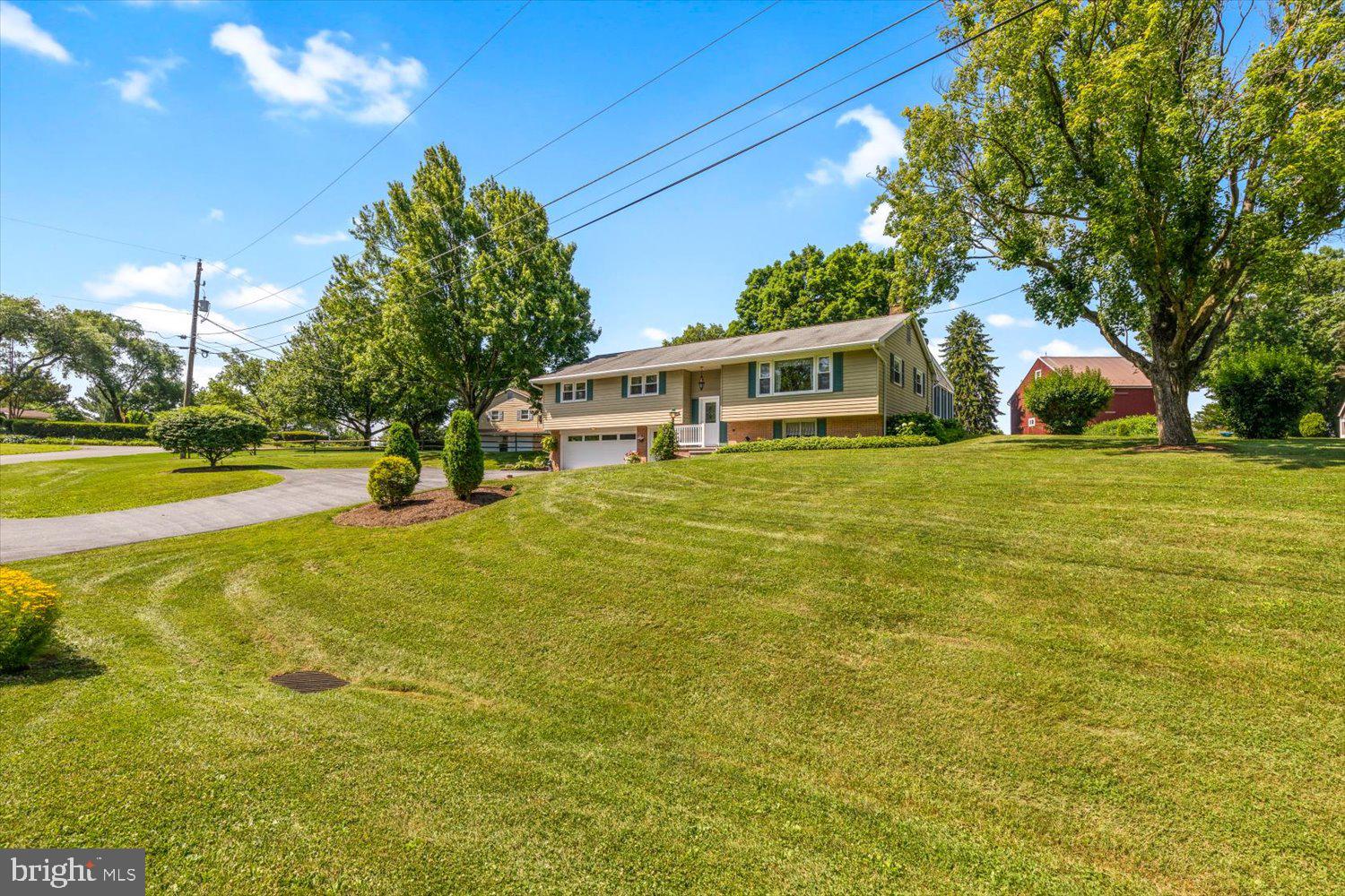 13 Ridge Road Lititz, PA 17543 - Photo 3 of 42