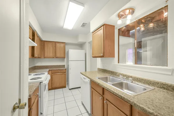 $1,400 | 2019 Place Rebecca Lane, Unit G1, Houston, TX 77090