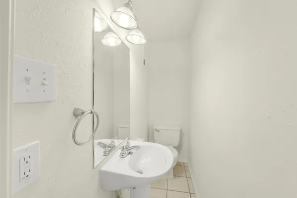 $1,400 | 2019 Place Rebecca Lane, Unit G1, Houston, TX 77090