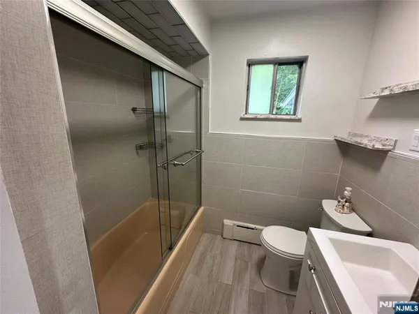 $2,700 | 510 Studio Road, Unit 2, Ridgefield, NJ 07657