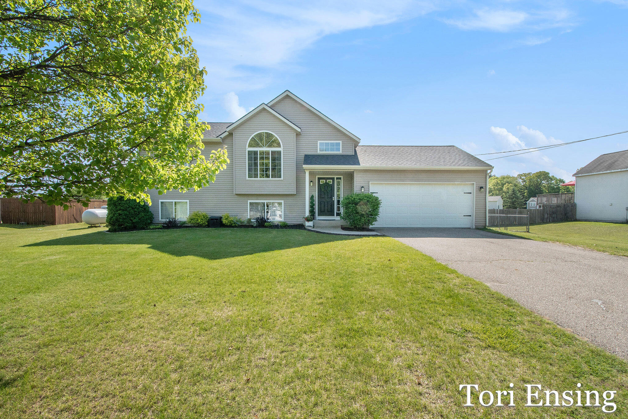 6195 Johnson Road Greenville, MI 48838 - Photo 1 of 27 DSC_8213