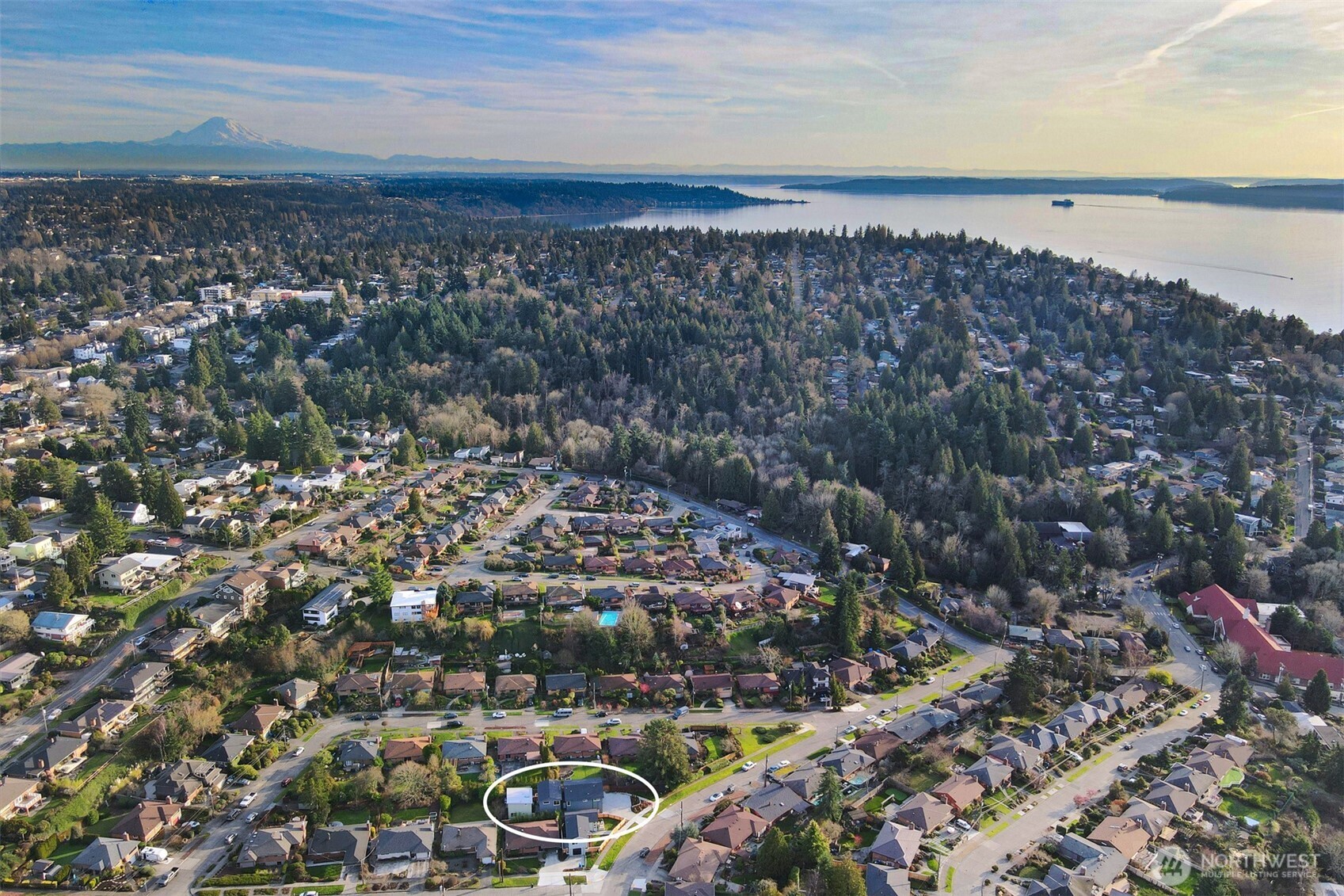 8814 41st Avenue Southwest Seattle, WA 98136 - Photo 31 of 38 a view of a city