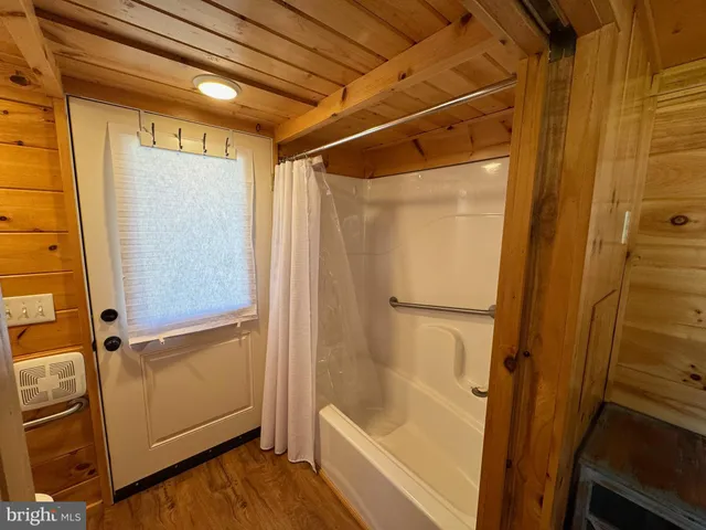 $1,500 | 12 West Loudoun Street, Unit A, Round Hill, VA 20141