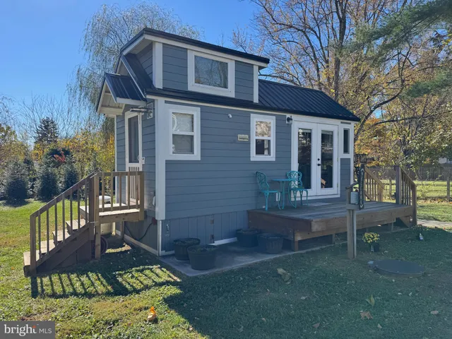 $1,500 | 12 West Loudoun Street, Unit A, Round Hill, VA 20141