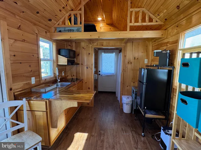 $1,500 | 12 West Loudoun Street, Unit A, Round Hill, VA 20141