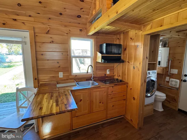 $1,500 | 12 West Loudoun Street, Unit A, Round Hill, VA 20141