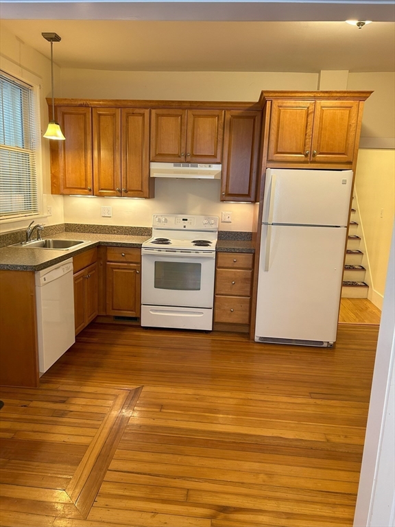 4 Riggs Street, Unit 1 Gloucester, MA 01930 - Photo 4 of 17