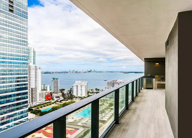 $5,700 | 1451 Brickell Avenue, Unit 1606, Miami, FL 33131