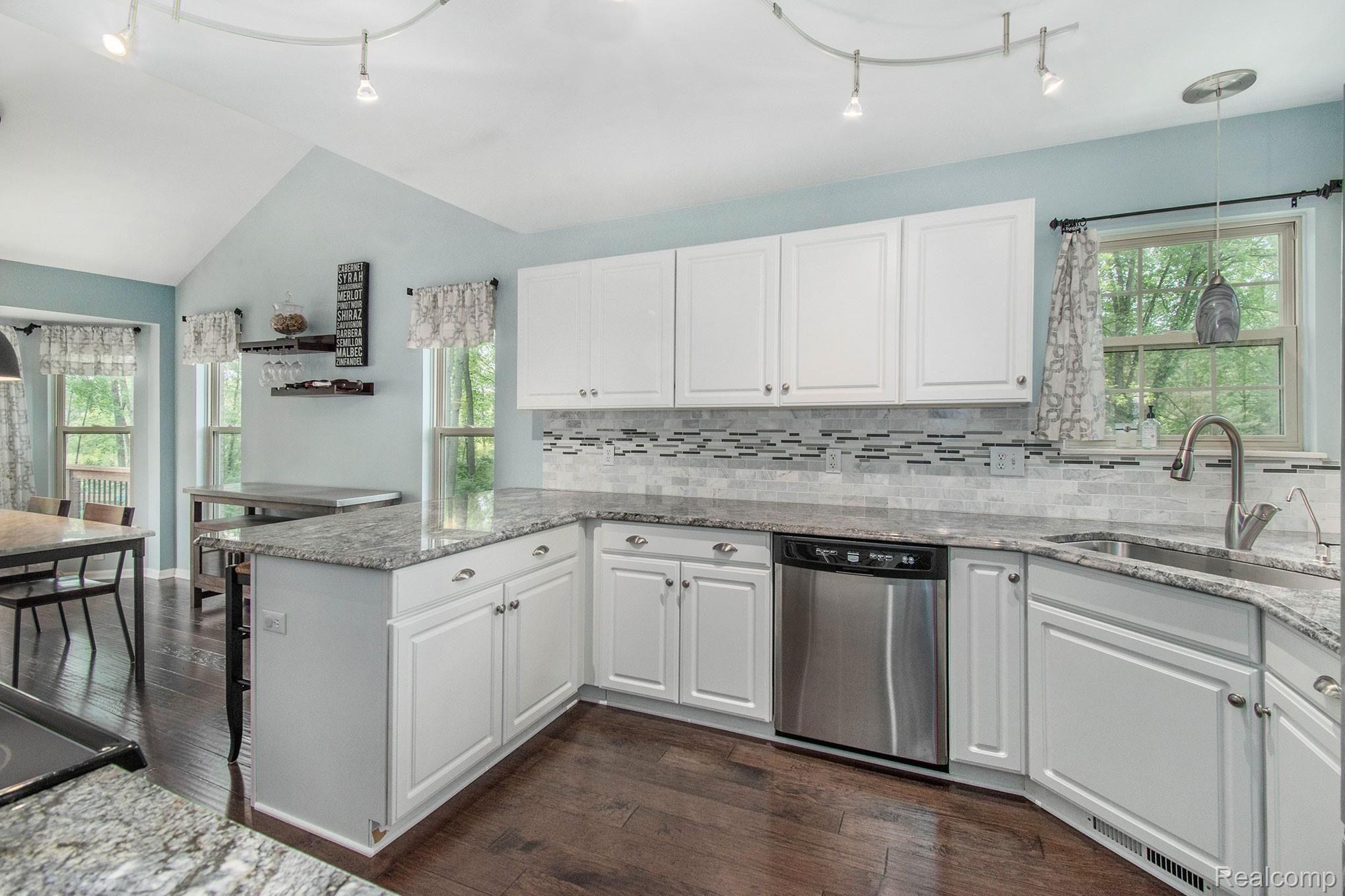 9416 Clyde Road Fenton, MI 48430 - Photo 3 of 45 9415-clyde_5.jpg