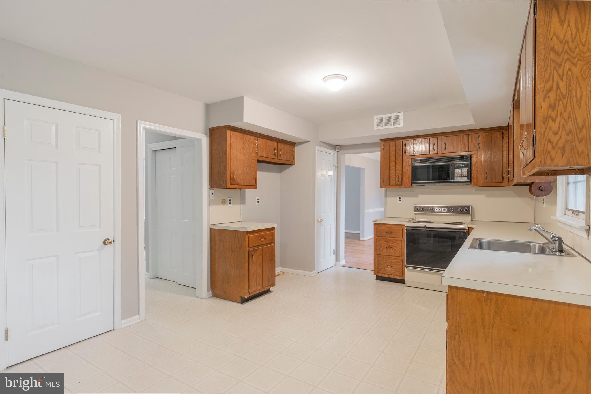 348 South Old Middletown Road Media, PA 19063 - Photo 19 of 42 Kitchen