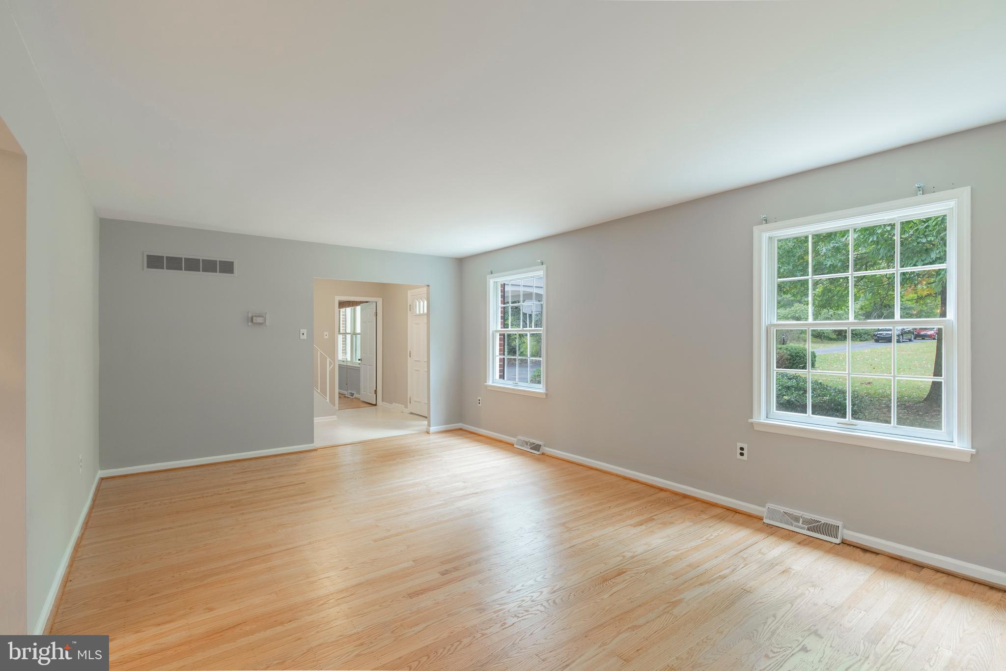 348 South Old Middletown Road Media, PA 19063 - Photo 10 of 42 Living Room