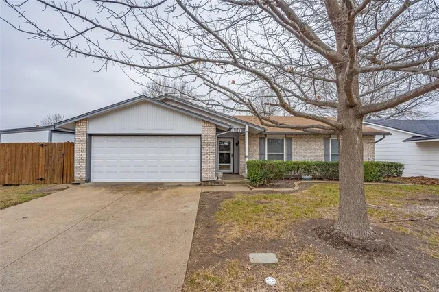 $330,000 | 626 Shadyglen Drive, Allen, TX 75002