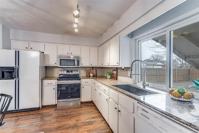 $330,000 | 626 Shadyglen Drive, Allen, TX 75002