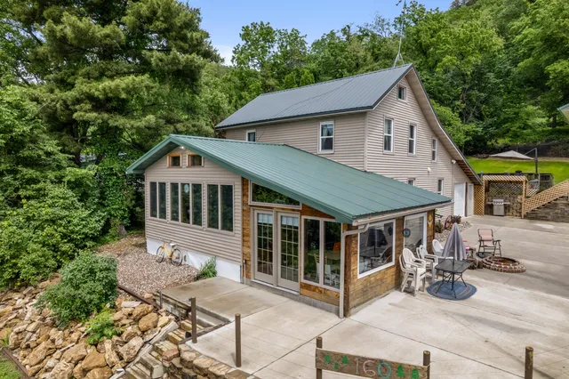 $399,900 | 160 Highway 35, Alma, WI 54610