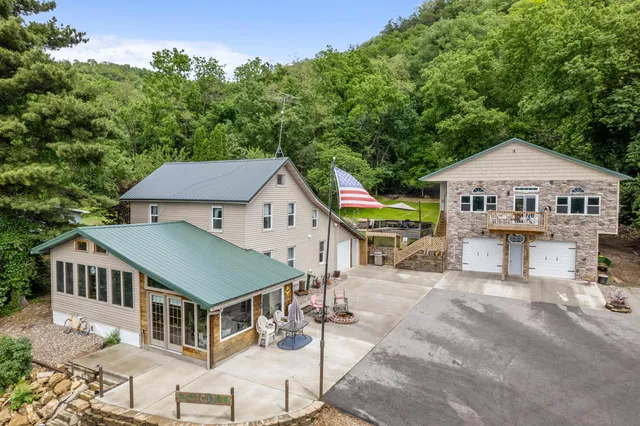 $399,900 | 160 Highway 35, Alma, WI 54610