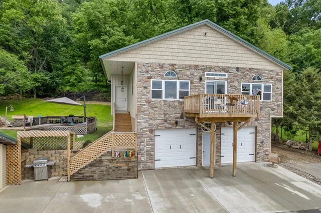 $399,900 | 160 Highway 35, Alma, WI 54610