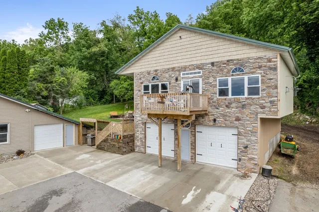 $399,900 | 160 Highway 35, Alma, WI 54610