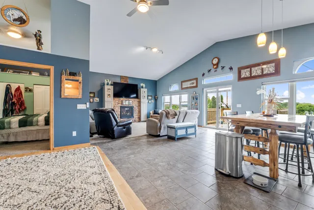 $399,900 | 160 Highway 35, Alma, WI 54610