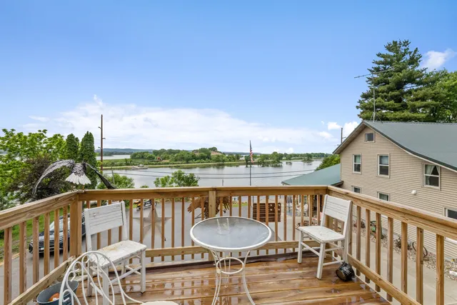 $399,900 | 160 Highway 35, Alma, WI 54610