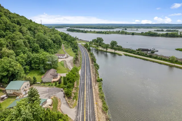 $399,900 | 160 Highway 35, Alma, WI 54610