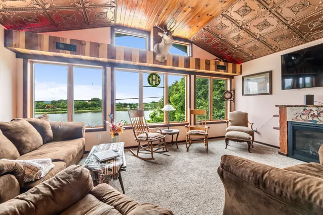 $399,900 | 160 Highway 35, Alma, WI 54610