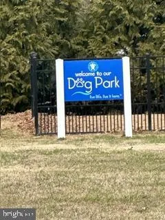 a sign that is on the side of the road