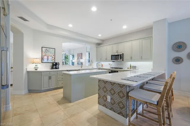 $17,000 | 2855 Tiburon Boulevard East, Unit 102, Naples, FL 34109