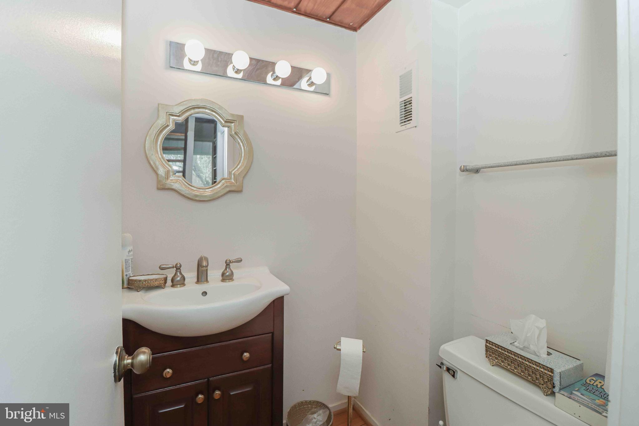 11162 Glade Drive Reston, VA 20191 - Photo 13 of 39