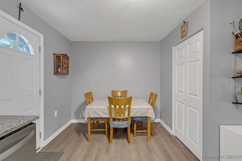10424 Indian Road Gloucester, VA 23061 - Photo 8 of 20