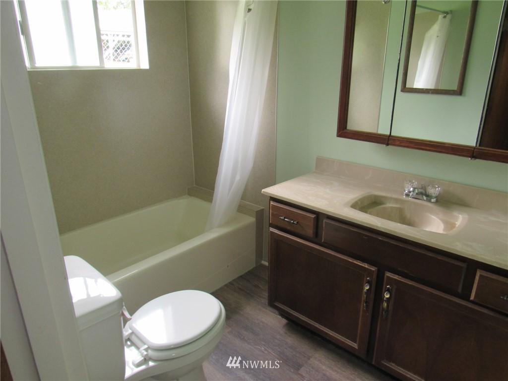 15204 Renton Issaquah Road Southeast Renton, WA 98059 - Photo 12 of 25