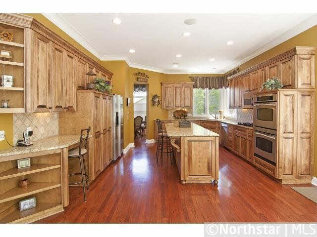 17127 Acorn Ridge Eden Prairie, MN 55347 - Photo 4 of 18