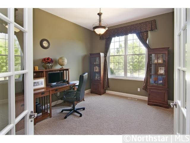 17127 Acorn Ridge Eden Prairie, MN 55347 - Photo 9 of 18
