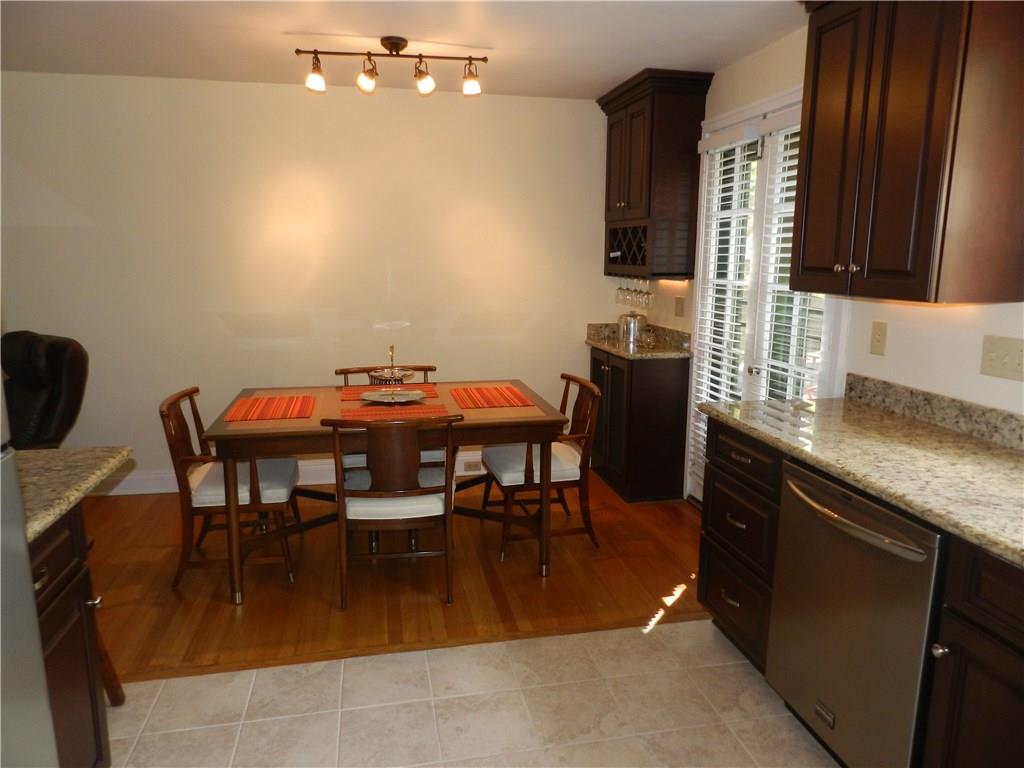 443 Sulgrave Road Pittsburgh, PA 15211 - Photo 4 of 16