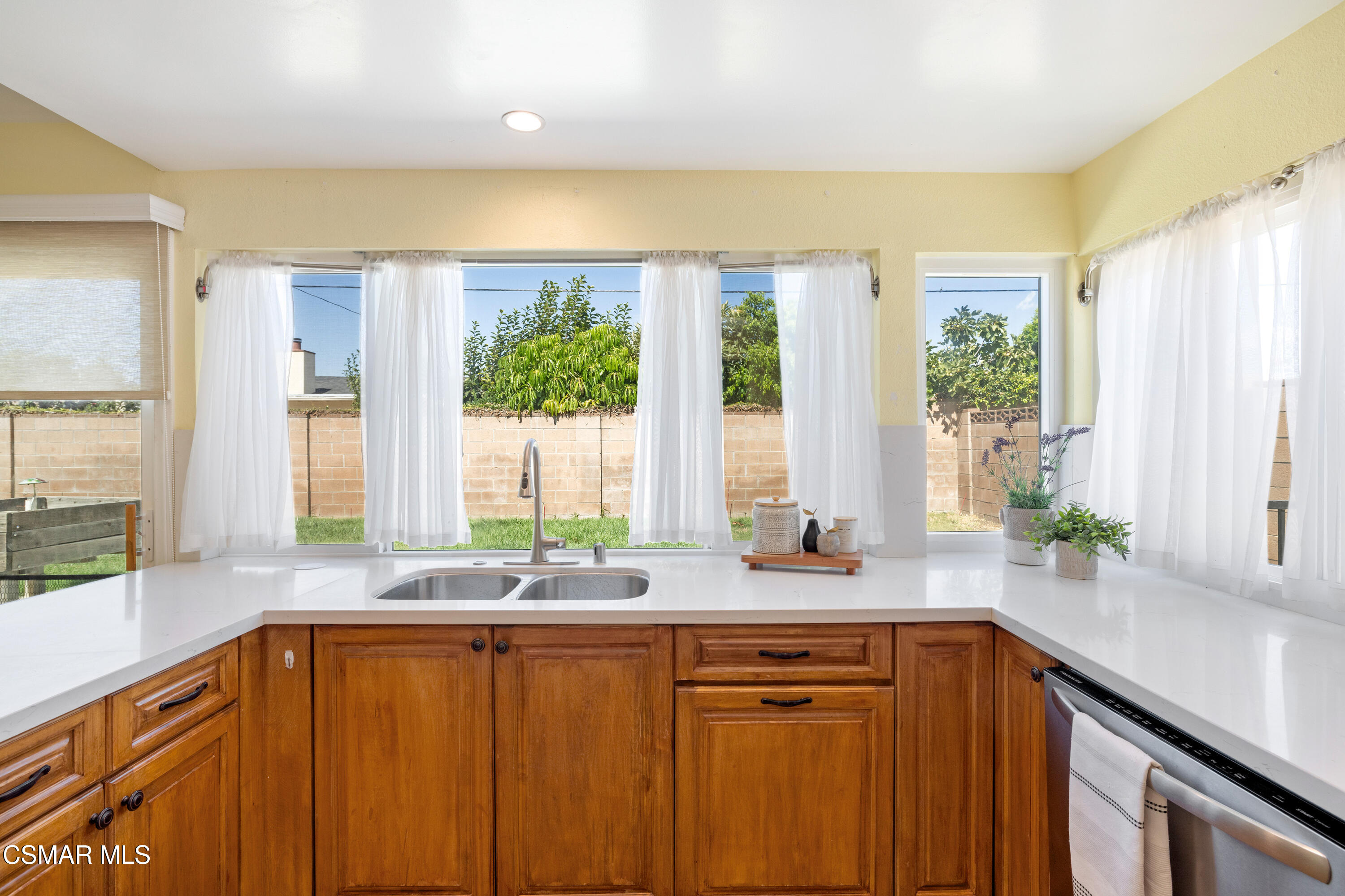 1847 Fitzgerald Road Simi Valley, CA 93065 - Photo 14 of 25 Fitzgerald14