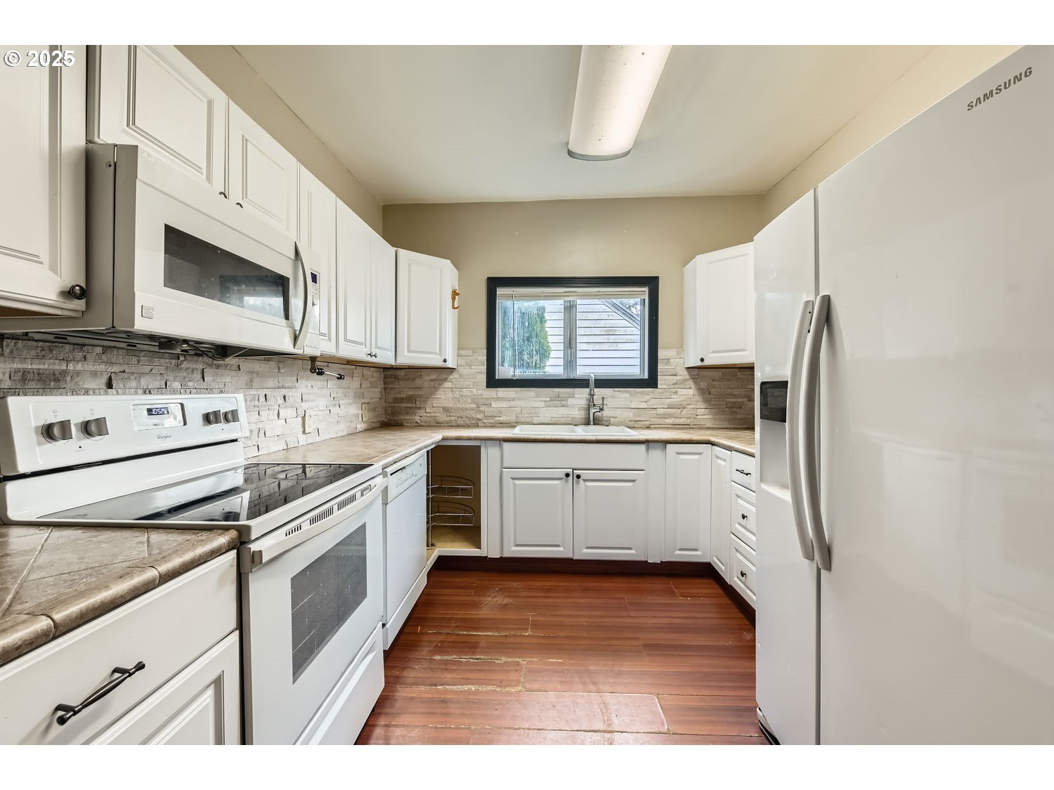 355 Northeast 35th Avenue Camas, WA 98607 - Photo 9 of 36 Kitchen