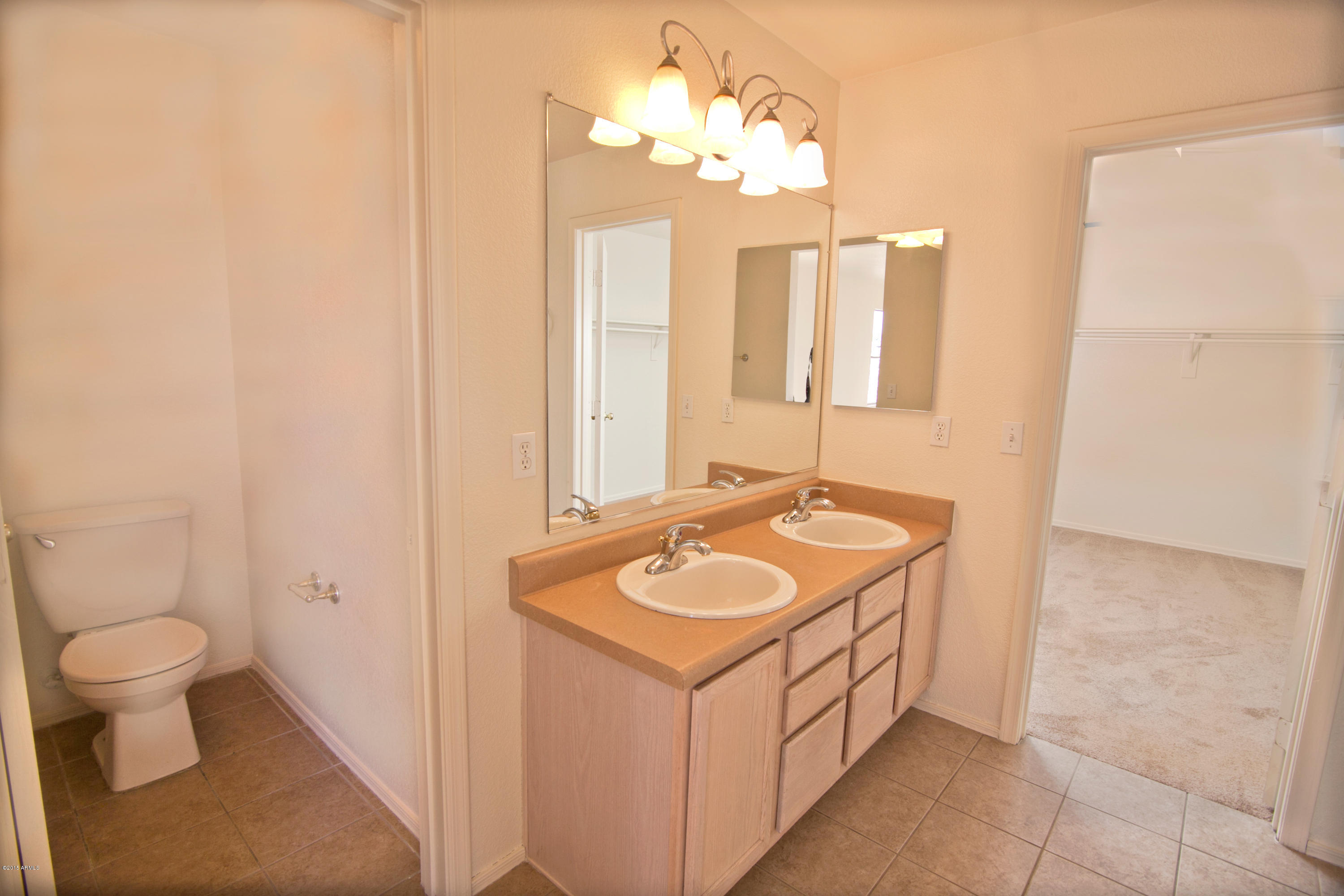 2607 West Bloch Road Phoenix, AZ 85041 - Photo 11 of 20 Master Bath