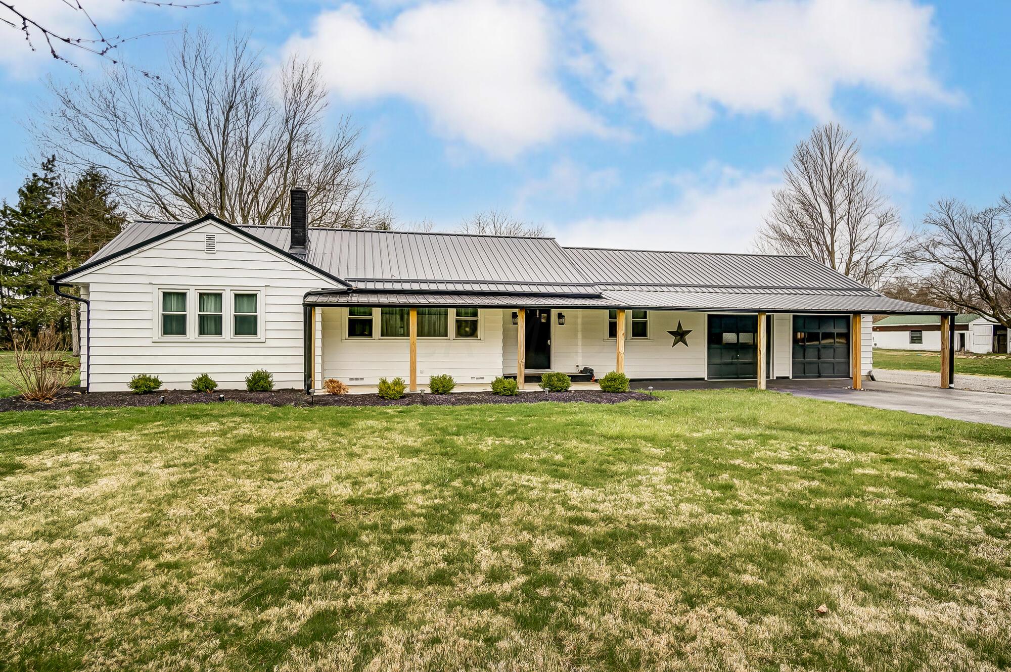 3801 Smeltzer Road Marion, OH 43302 - Photo 2 of 49 002