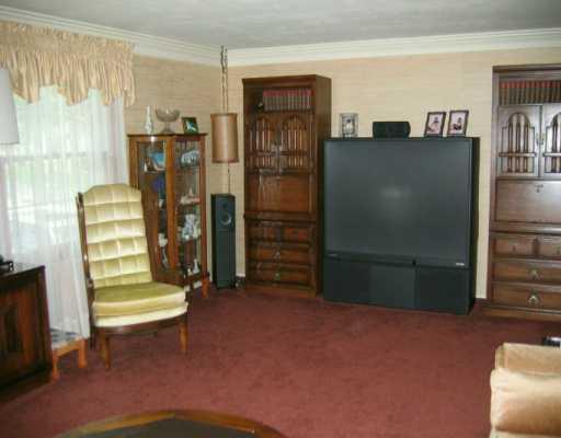 2341 Cramden Road Upper St. Clair, PA 15241 - Photo 3 of 8 Gallery Image 3