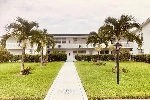 $2,500 | 144 Farnham F, Deerfield Beach, FL 33442