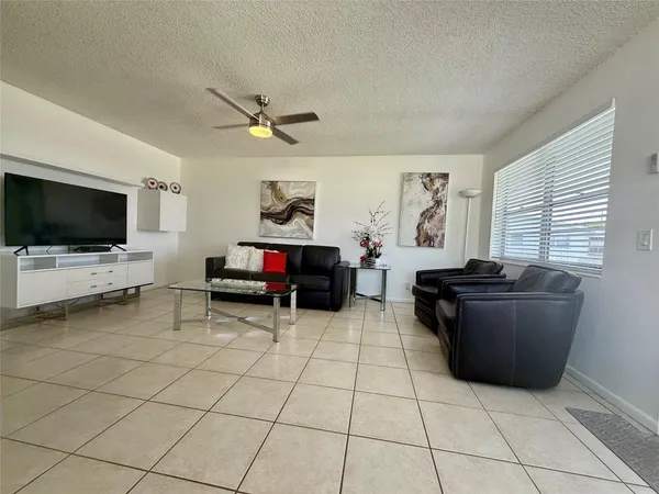 $2,500 | 144 Farnham F, Deerfield Beach, FL 33442