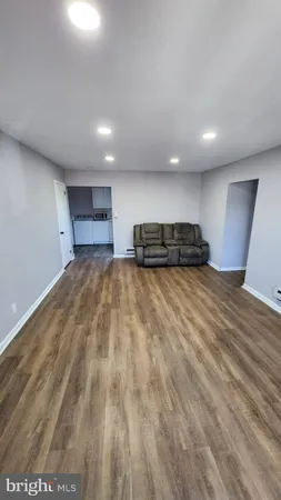 $1,850 | 118 East Moreland Avenue, Unit 22, Hatboro, PA 19040