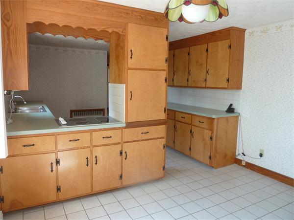 33 Marion Circle Ludlow, MA 01056 - Photo 3 of 15 Gallery Image 3